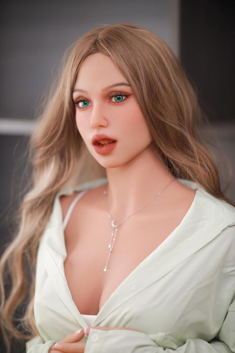 Günstige Sexpuppe Lara | Premium Sexdoll von Fire-Doll